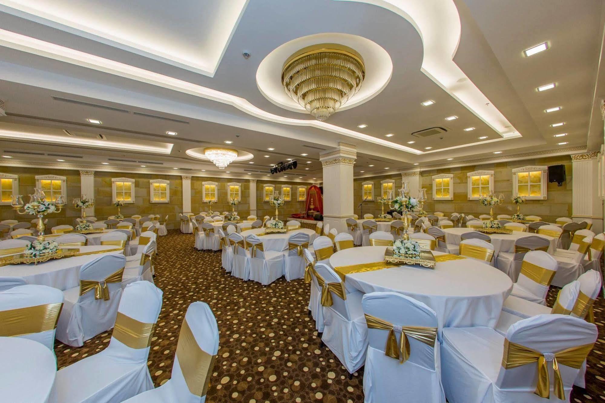 Gherdan Gold Hotel Коня Екстериор снимка