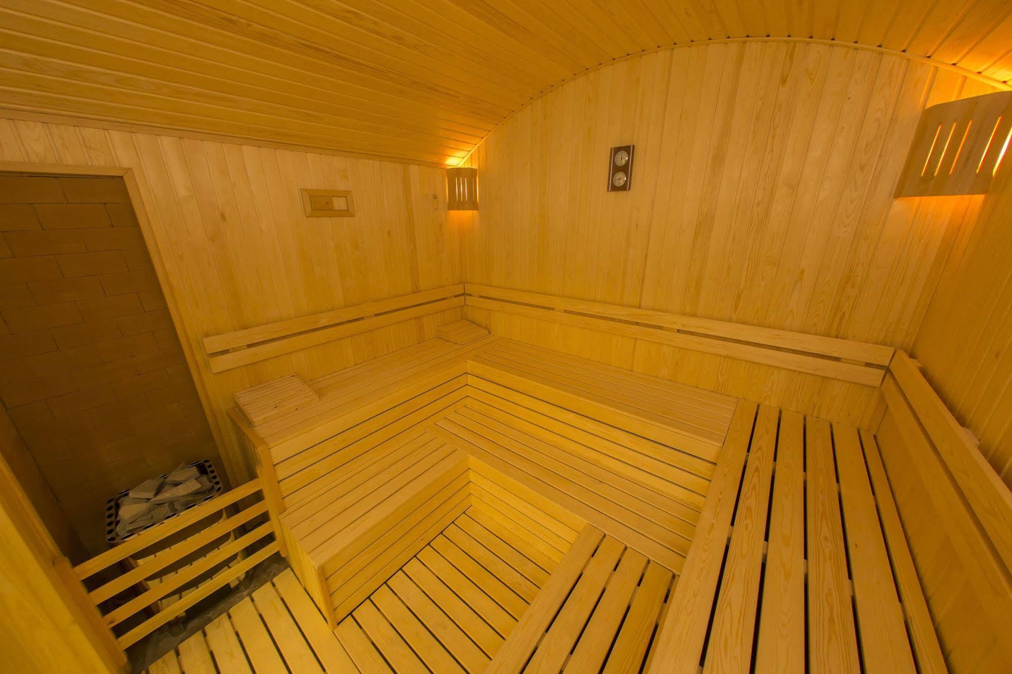 Gherdan Gold Hotel Коня Екстериор снимка