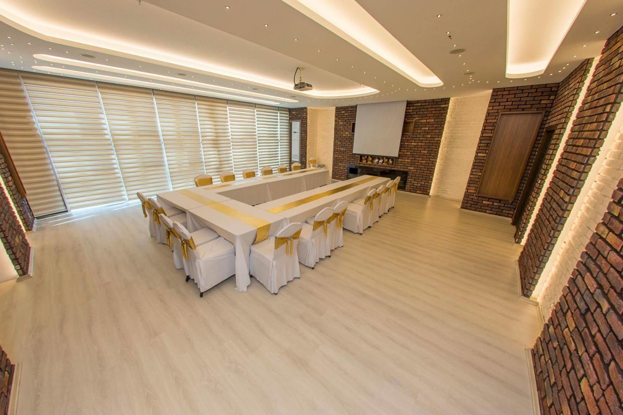 Gherdan Gold Hotel Коня Екстериор снимка